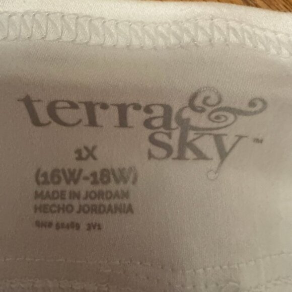 Time and Tru Women's White Pants Size 1X - Picture 2 of 3